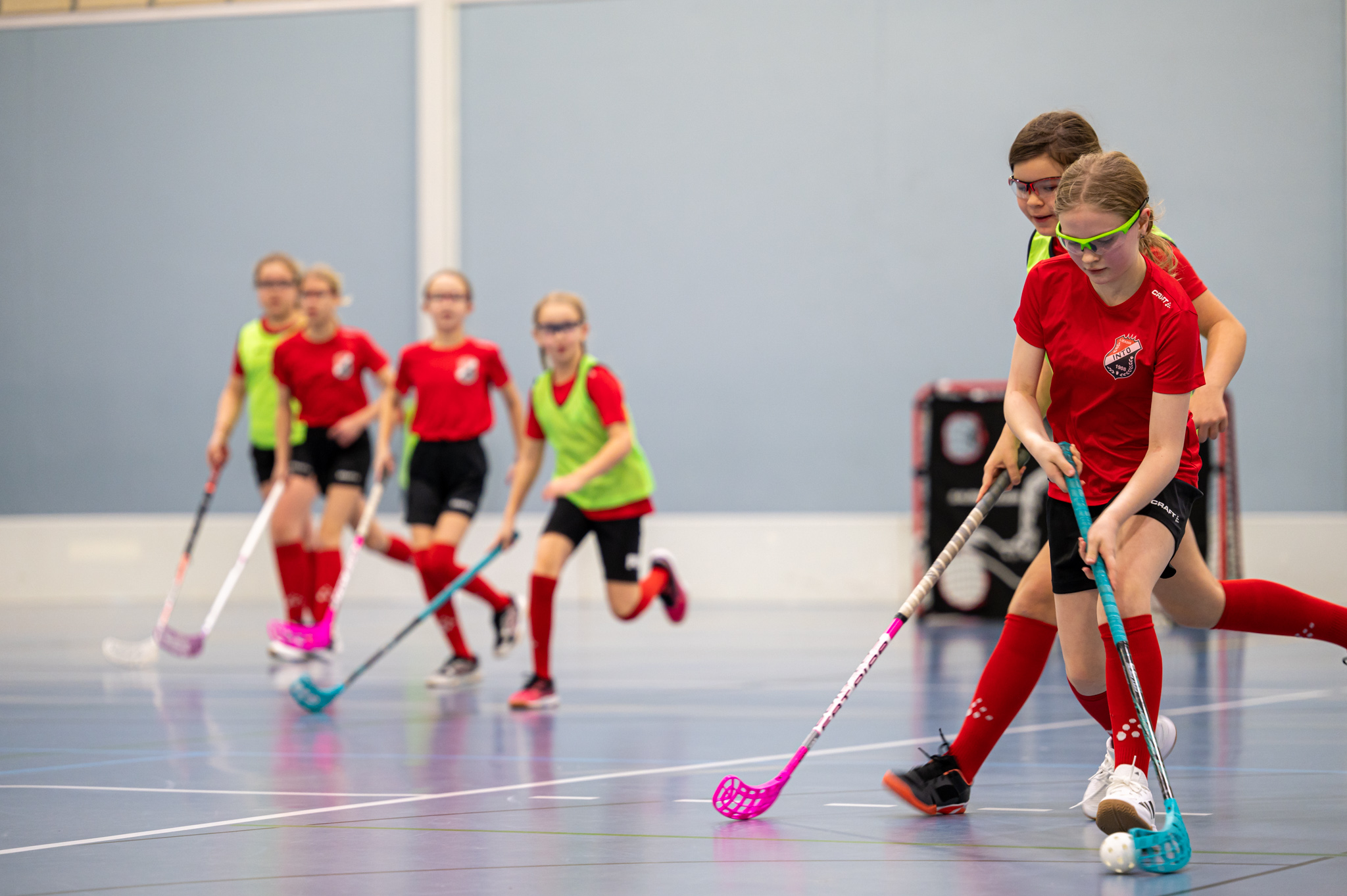 Salibandya pelaavia lapsia.