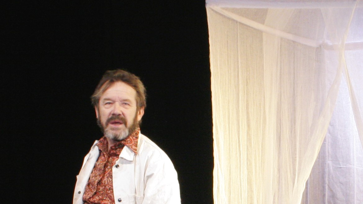 Rosa Likso­min romaa­niin pohjau­tuva teatte­rie­si­tys REITARI Lieksan kulttuu­ri­kes­kuk­sessa 11.2.2026 klo 18.00